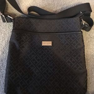 Tommy Hilfiger Black crossbody purse!